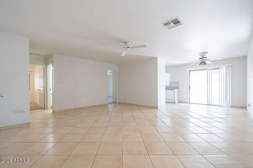 2 bed, 2.0 bath, 1205 sqft, $1,750 — Photo 3
