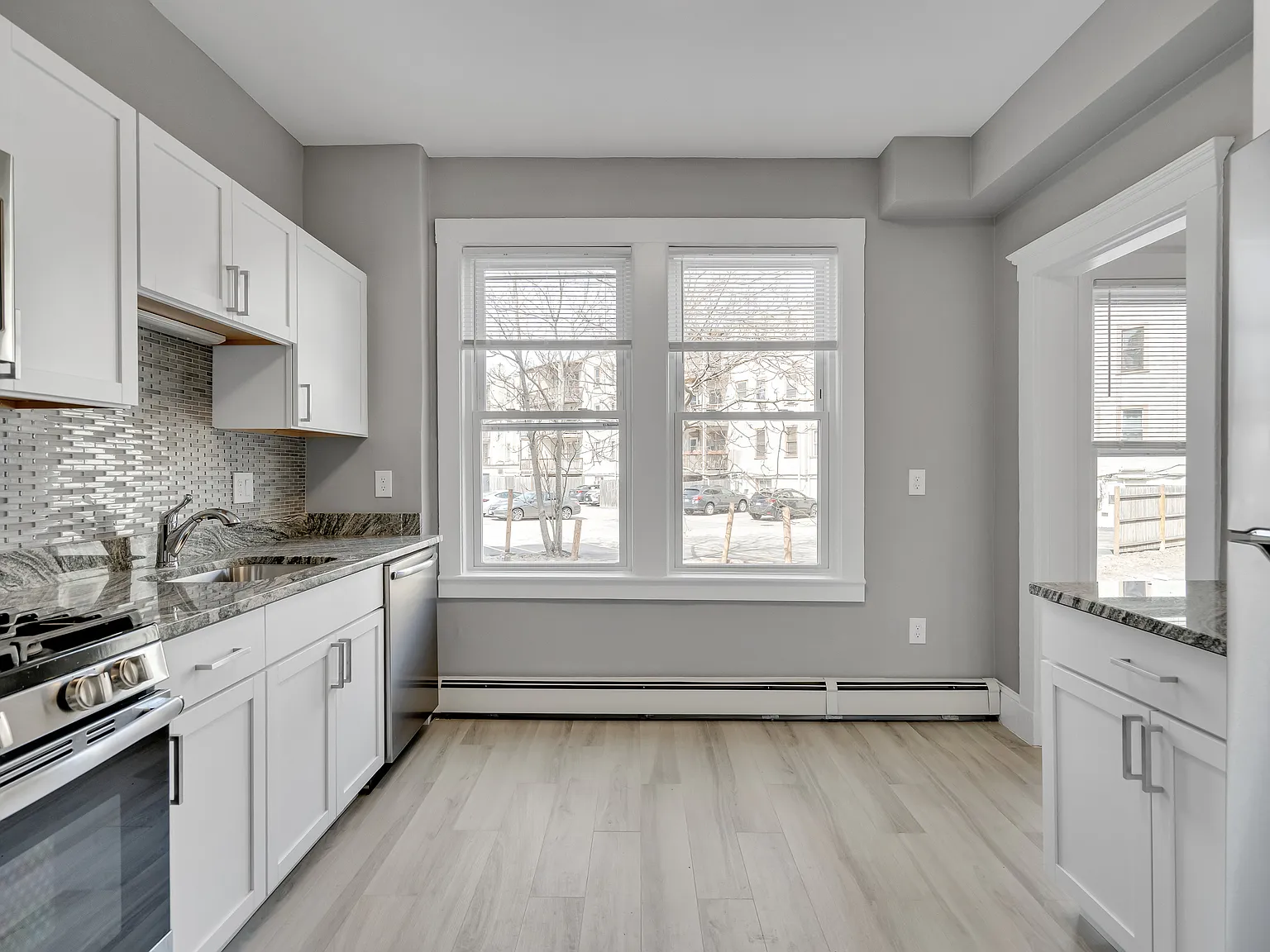 3 bed, 1250 sqft, $4,800 — Photo 2