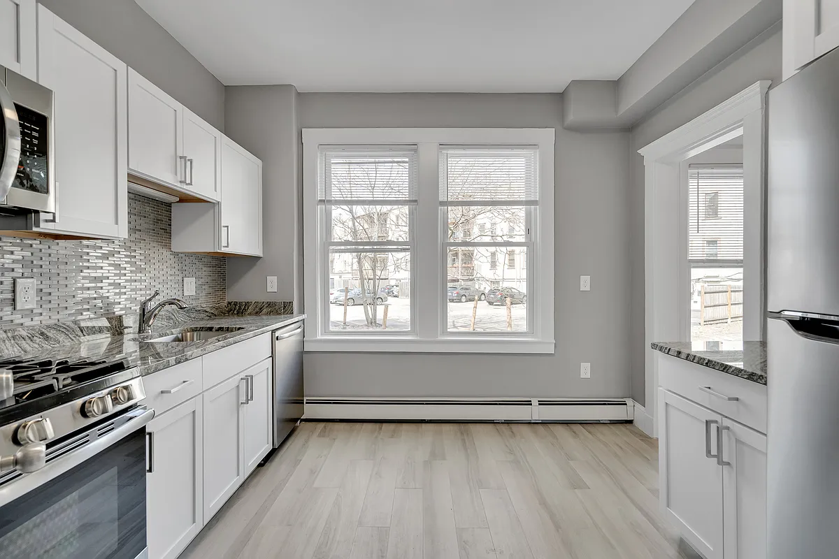 Building Photo - 142 Sutherland Rd #U1