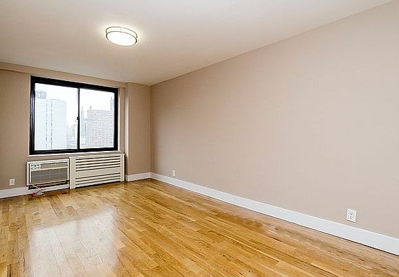 3rd image of 792 Columbus Ave APT 6N