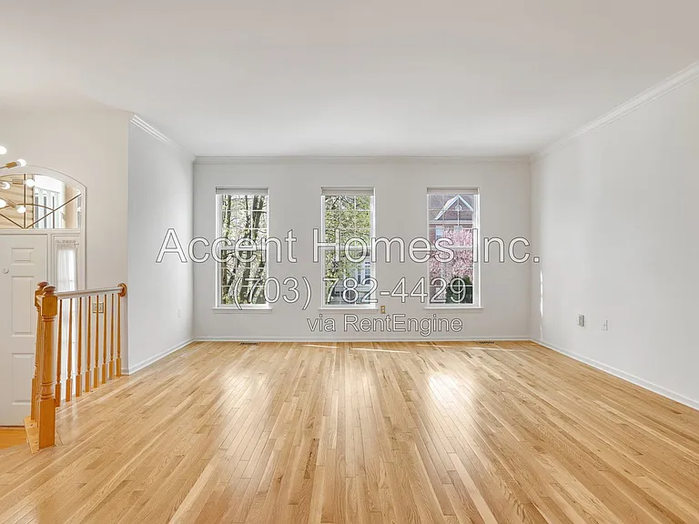 21217 Millwood Sq — Photo 9