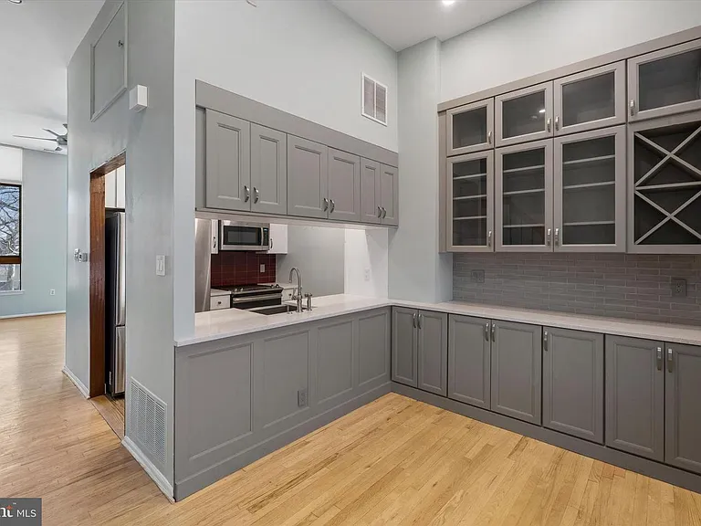 210 Church St #1C — Photo 15
