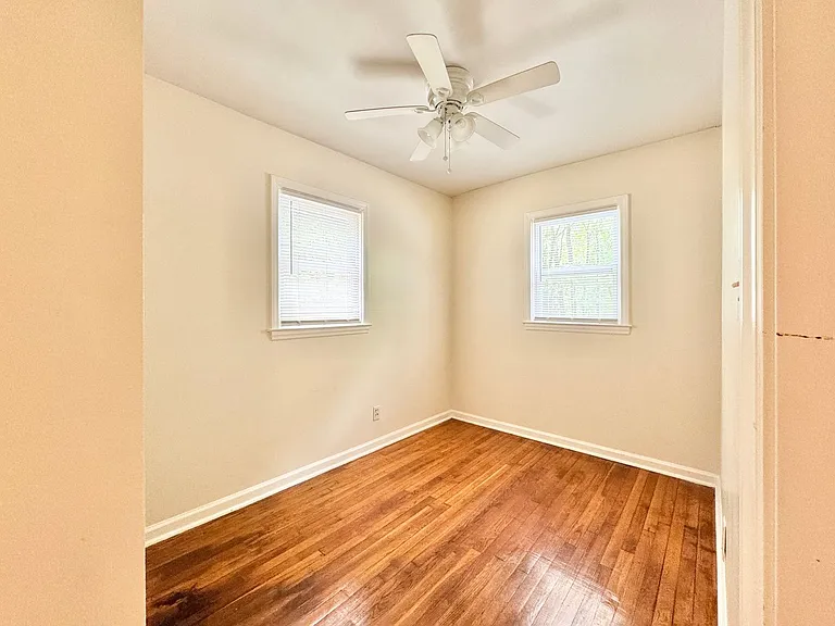 300 Lucerne St — Photo 8