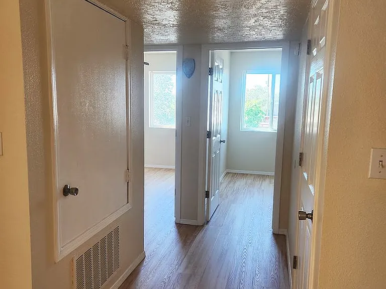 212 San Clemente Ave NW — Photo 29