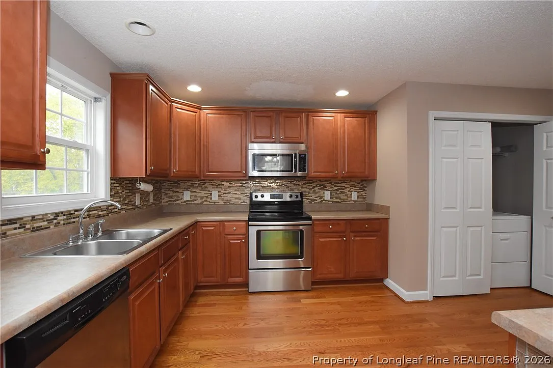 Building Photo - 730 Northview Dr