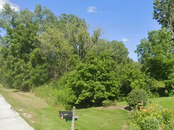 28601 N Monroe St, Wauconda, IL 60084