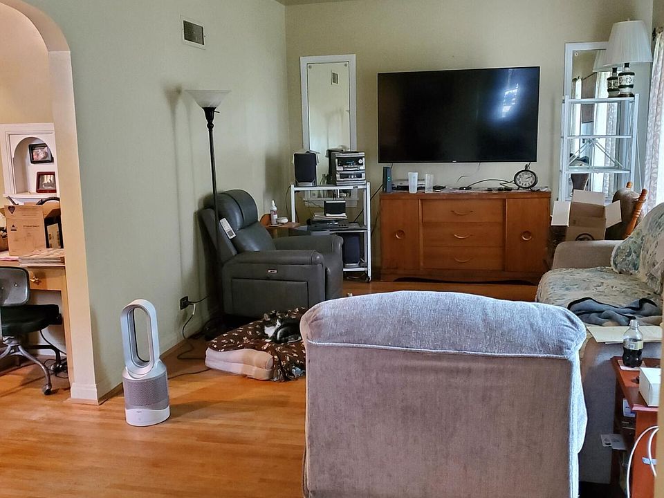 2nd image of 119 N Minnesota St
