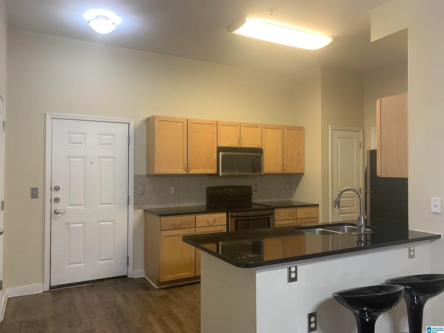 3 bed, 2.5 bath, 1537 sqft, $2,600 — Photo 3