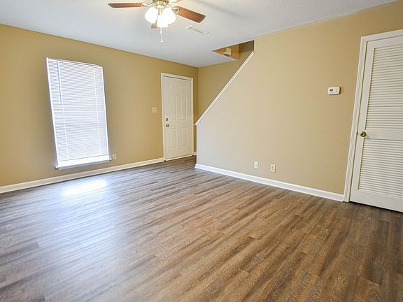 3rd image of 460 Martha Ln APT B