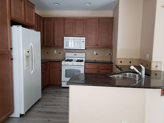 4th image of 16957 Laurel Hill Ln Unit 207