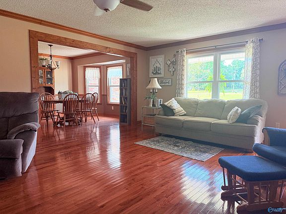 5th image of 512 Lookout Dr