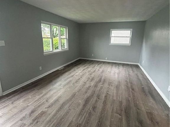 2nd image of 405 Declaration Rd