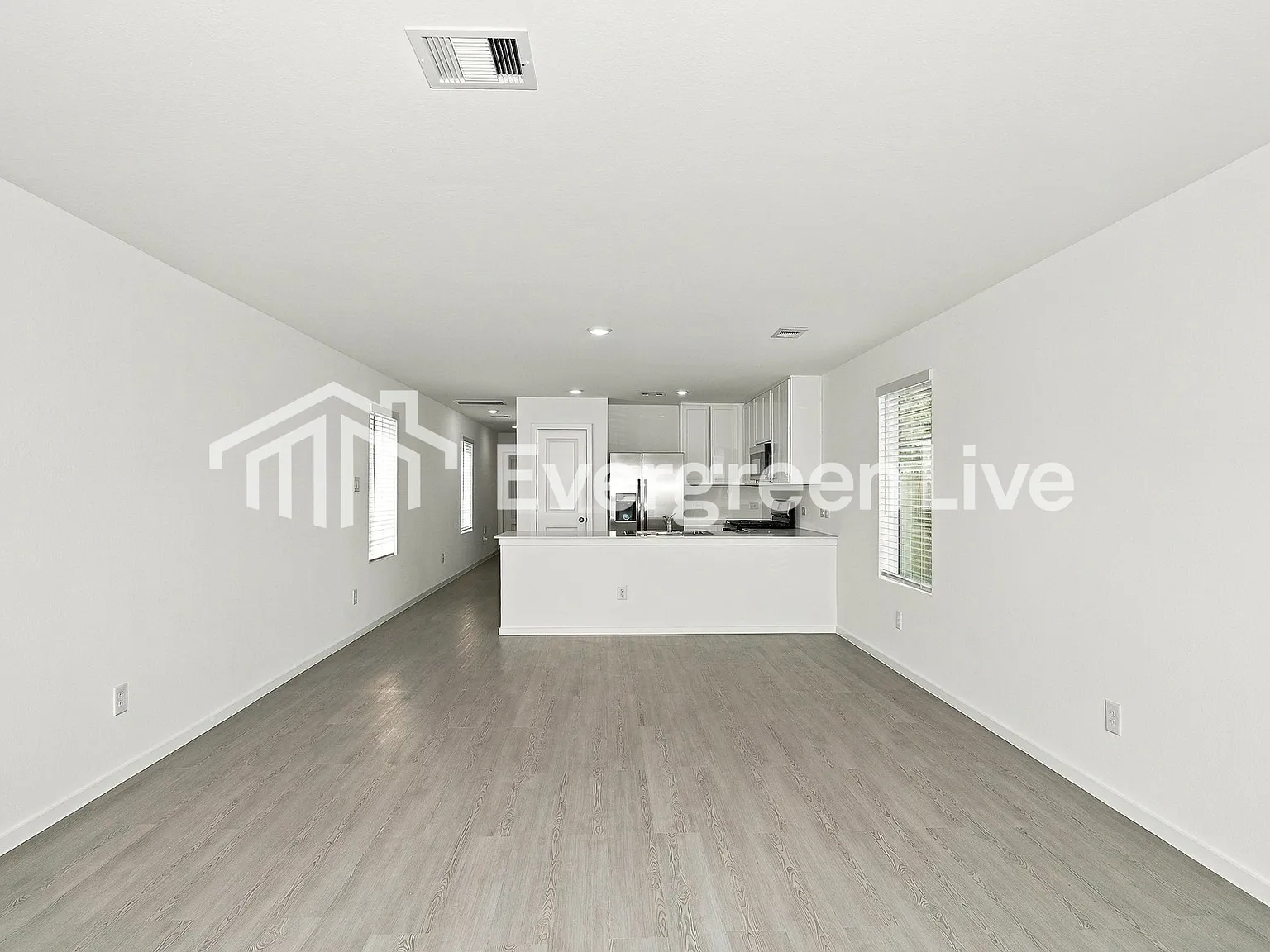 4 bed, 2.5 bath, 1535 sqft, $1,705 — Photo 3