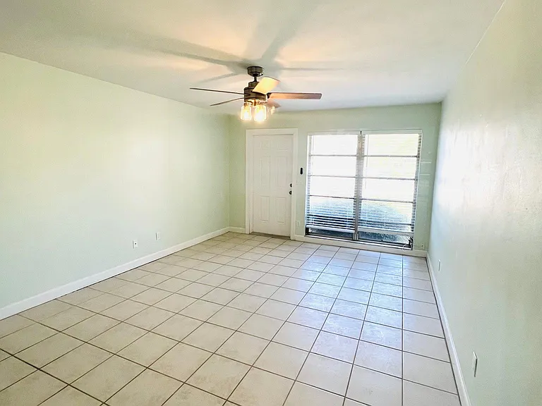 2563 Gary Cir — Photo 10