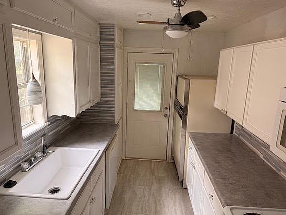4th image of 1726 NW Ash Ave