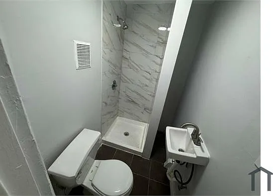 75 N 15th St #3 — Photo 2