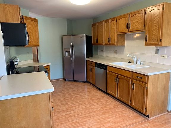 4th image of 1806 Fox Run Dr Unit A