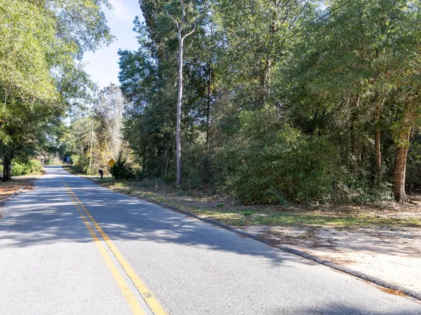 4 German Club Rd, Defuniak Springs, FL 32433