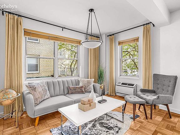 5th image of 40 E 9th St APT 2G
