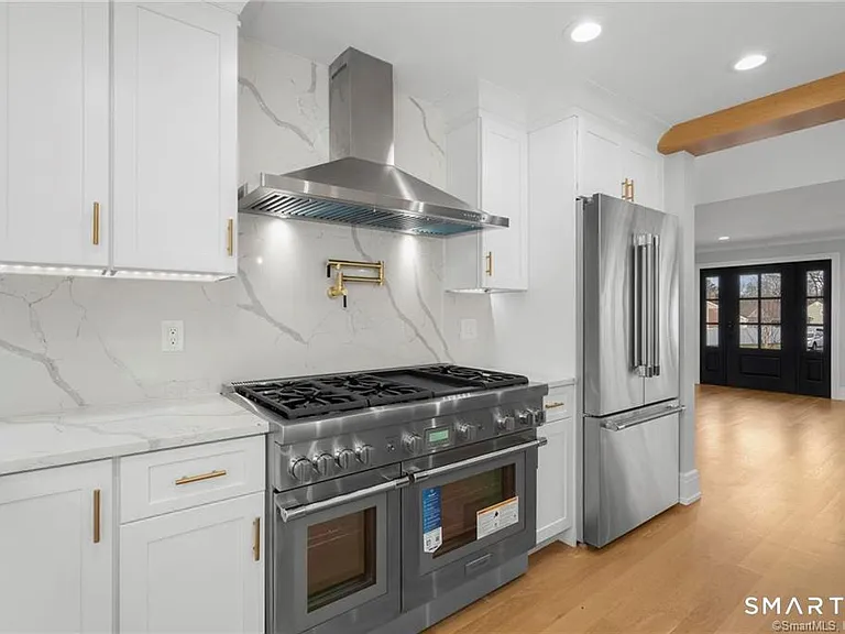 5 Shaw Ave — Photo 14