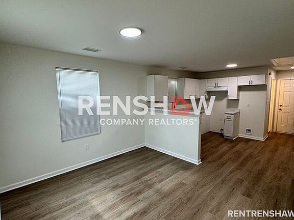 3rd image of 2831 Overton Crossing St