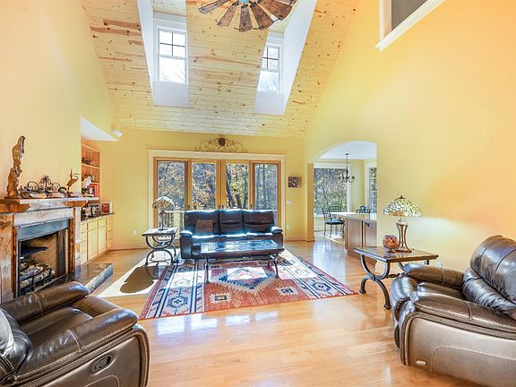 4th image of 170 Fairystone Church Loop