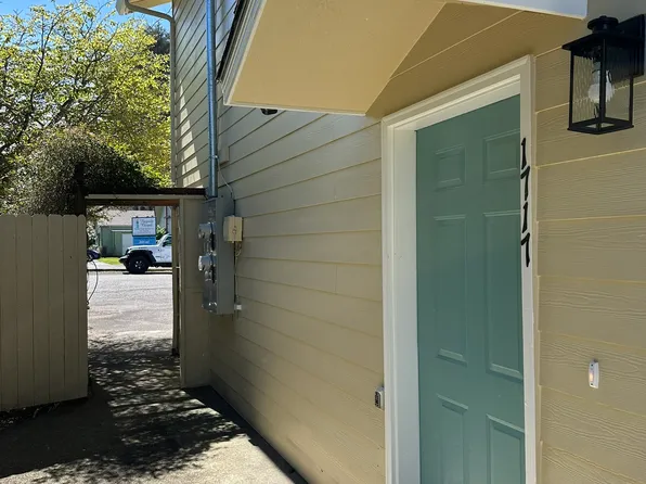 1771 NE 19th St, Lincoln City, OR 97367