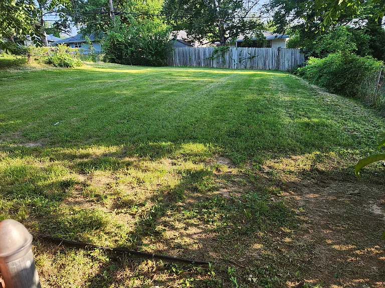 4836 Pratt St — Photo 18