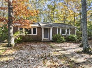 16 Hillside Dr W, Sag Harbor, NY 11963