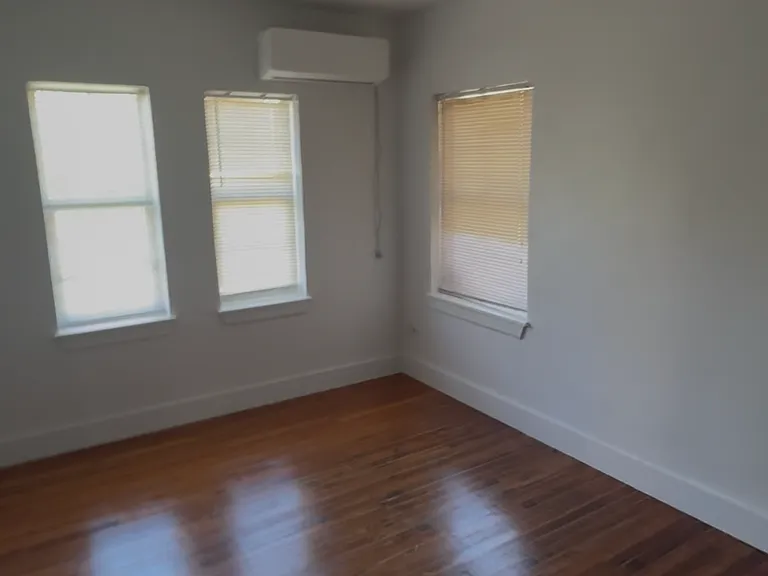 3508 N Robinson Ave #4 — Photo 3