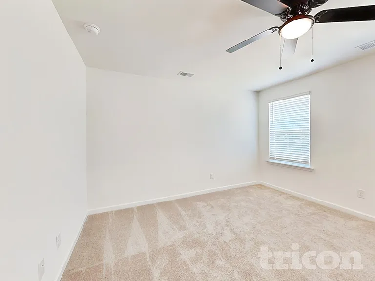 2448 Lennox Rd SE — Photo 9