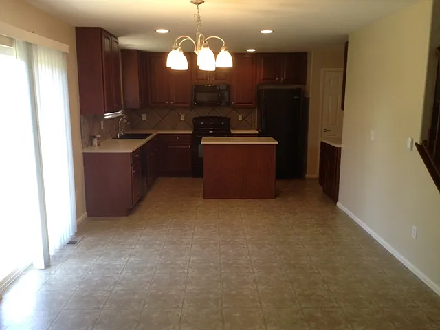 3 bed, 2.5 bath, 1891 sqft, $2,875 — Photo 3
