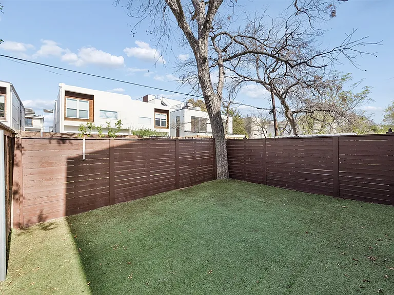 4217 Roseland Ave — Photo 26