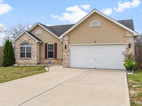 9 Amber Ridge Ct, High Ridge, MO 63049