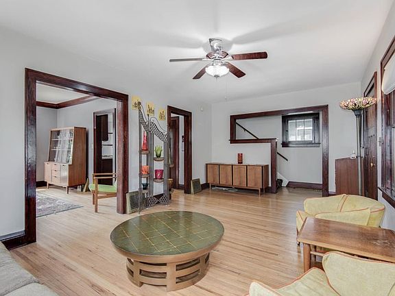 5th image of 2928 39th Ave S