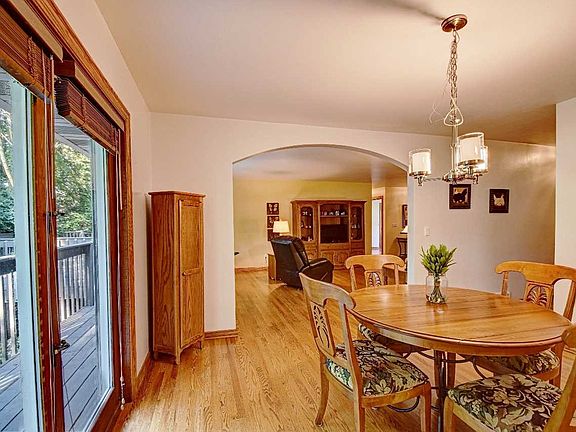 4th image of 2167 Oakwood Dr