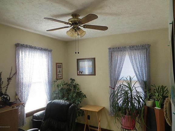 4th image of 504 Willow St