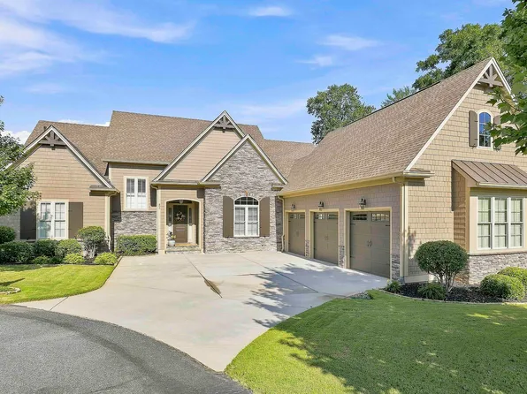 402 Vanderbilt Pkwy, Newnan, GA 30265
