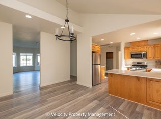 838 SW 23rd Ct, Redmond, OR 97756