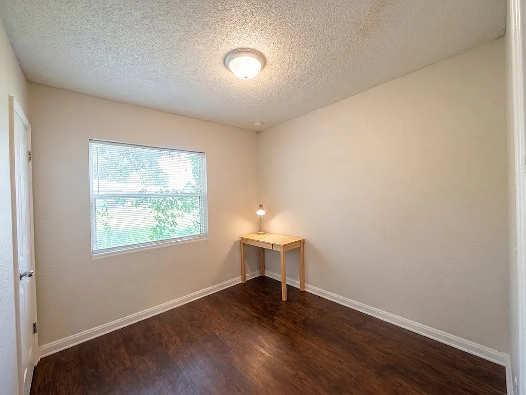 3 bed, 1100 sqft, $1,500 — Photo 4