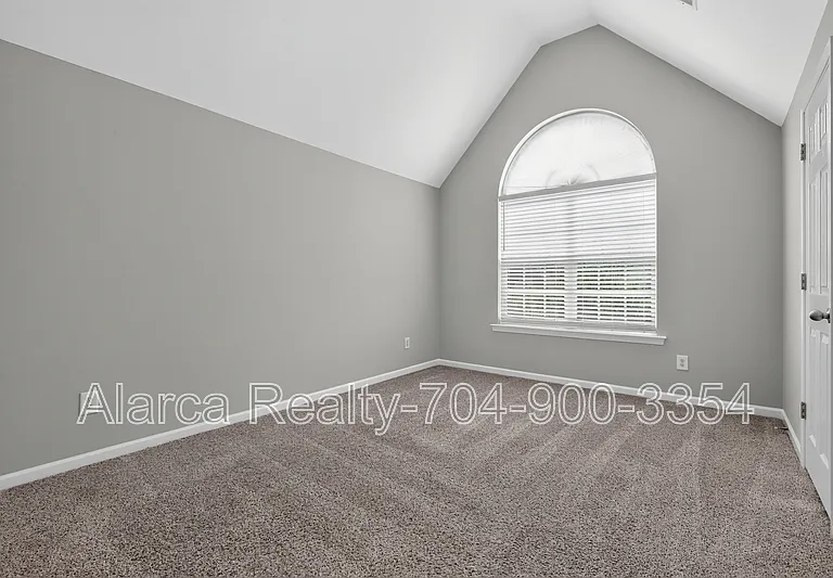2041 White Cedar Ln — Photo 24