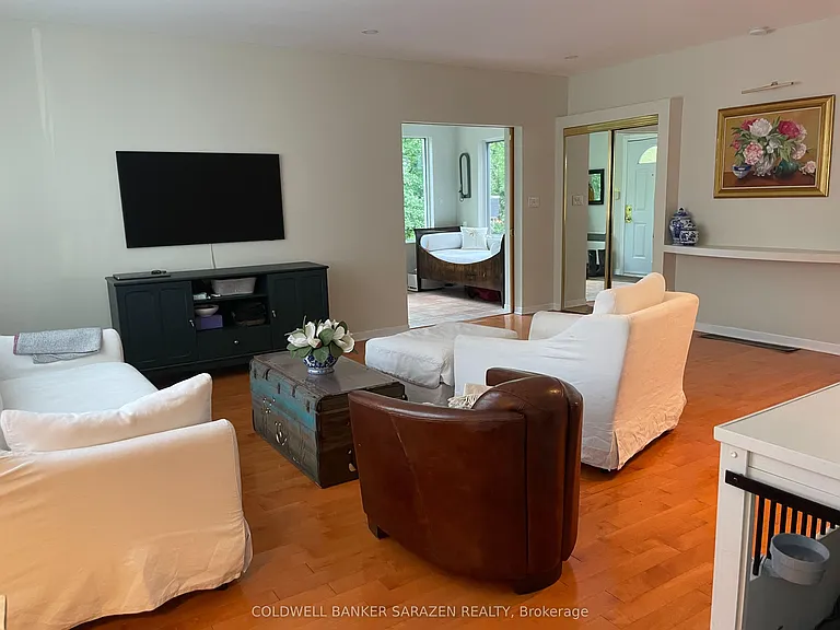 448 Green Ave — Photo 5