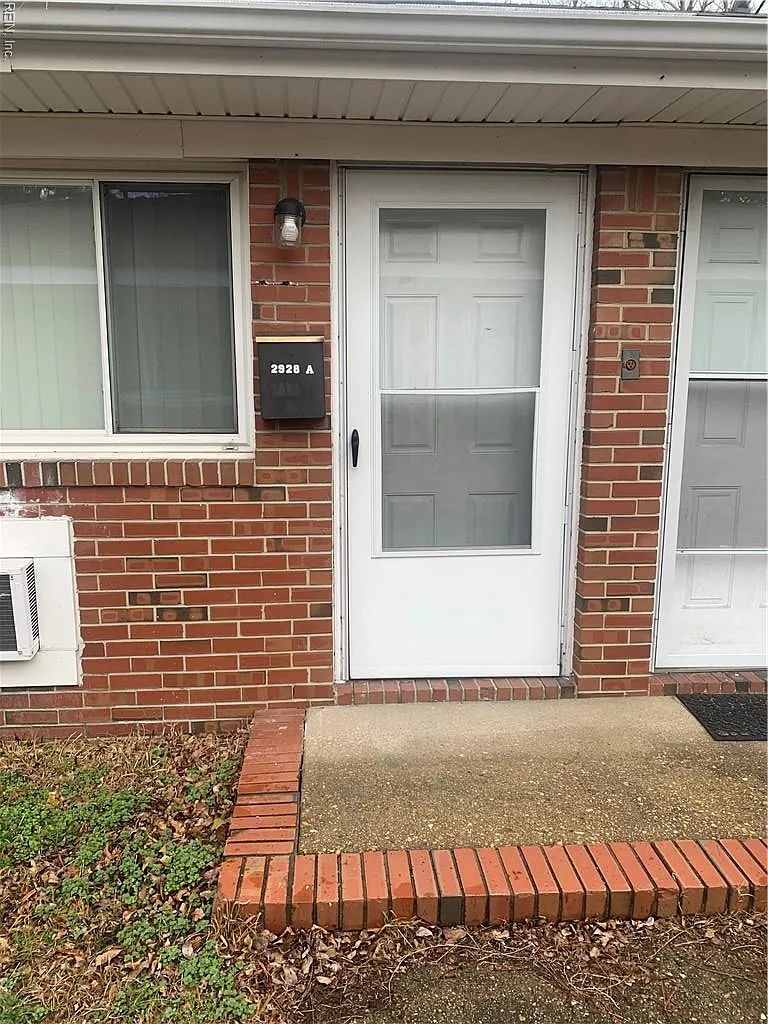 Building Photo - 2928 Tidewater Dr #A
