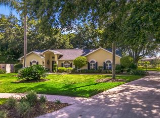 2202 Glen Mist Dr, Valrico, FL 33594