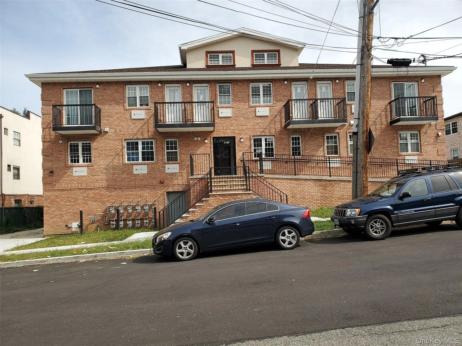 6-05 129th St — Photo 1