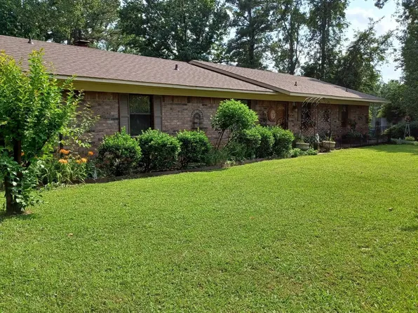 812 Gandy Ave, White Hall, AR 71602