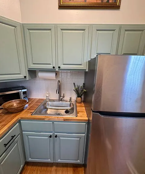 450 Fitzwater St — Photo 3