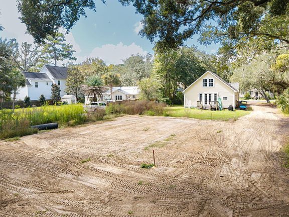 5th image of 444 Woodland Shores Rd
