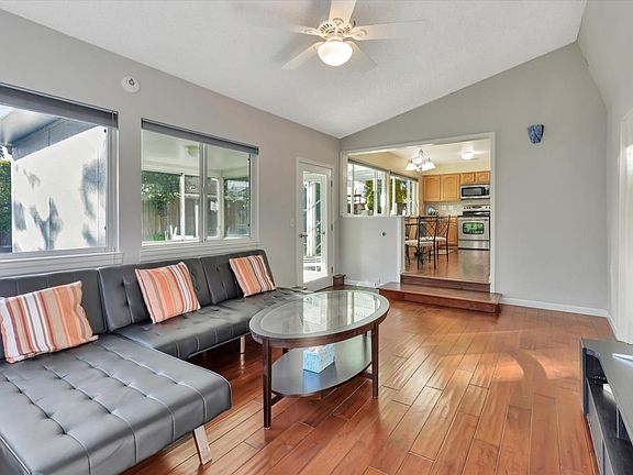 4th image of 360 Henderson Dr