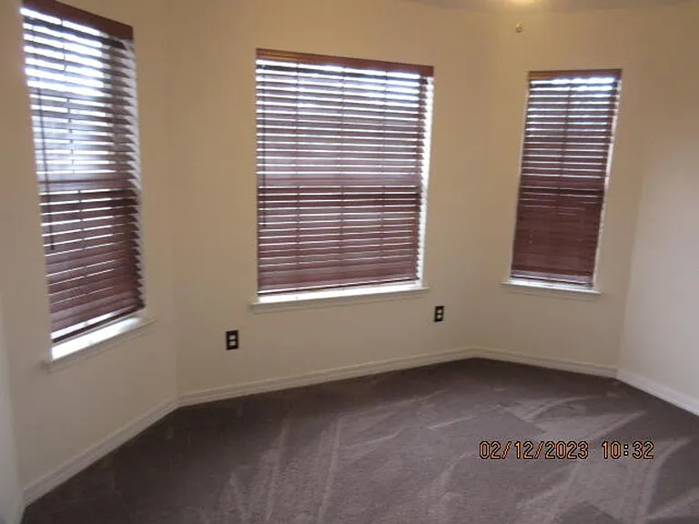 2025 Catline Cir — Photo 3